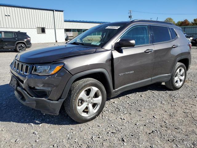 JEEP COMPASS LA 2019 with VIN 3C4NJDBB0KT772366 - Photo from auction