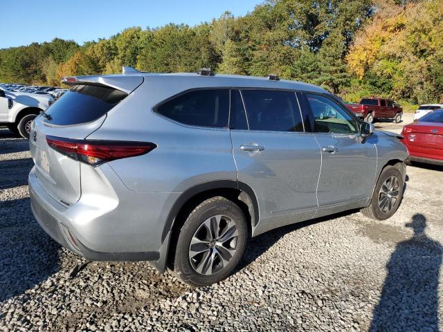 Photo 3 from auction – 2022 TOYOTA HIGHLANDER with VIN 5TDHZRBH4NS221895
