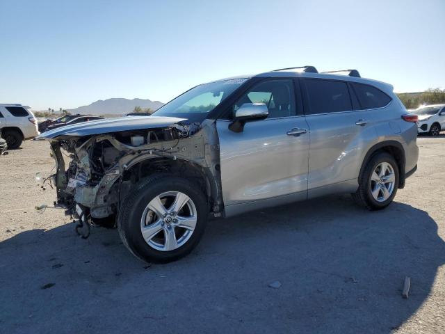 TOYOTA HIGHLANDER 2022 with VIN 5TDBZRBH3NS560931 - Photo from auction