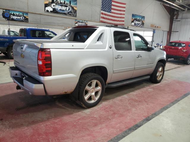 Photo 3 from auction – 2013 CHEVROLET AVALANCHE with VIN 3GNTKEE76DG317090