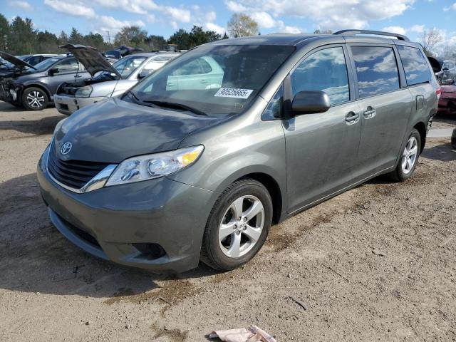 Photo 1 from auction – 2011 TOYOTA SIENNA LE with VIN 5TDKK3DCXBS005781