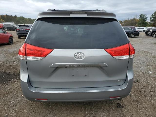 Photo 6 from auction – 2013 TOYOTA SIENNA XLE with VIN 5TDYK3DC9DS388917