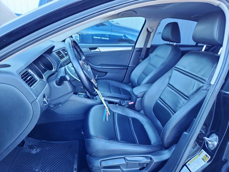 Photo 7 from auction – 2017 VOLKSWAGEN JETTA SE with VIN 3VWDB7AJ3HM294057