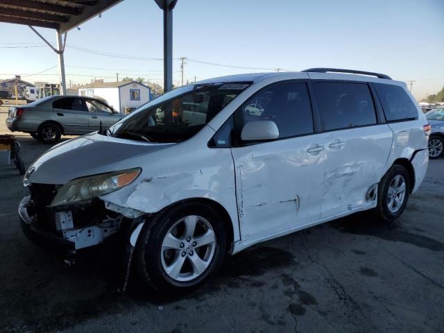 Photo 1 from auction – 2014 TOYOTA SIENNA LE with VIN 5TDKK3DC6ES414574
