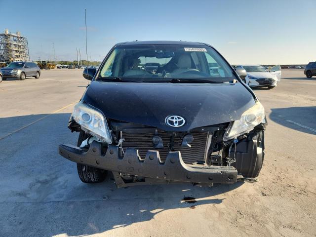 Photo 5 from auction – 2013 TOYOTA SIENNA XLE with VIN 5TDDK3DC8DS069345