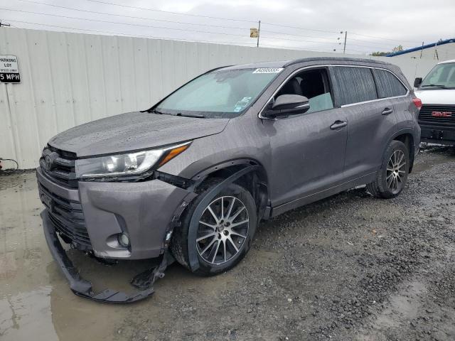 TOYOTA HIGHLANDER SE 2017 with VIN 5TDJZRFH8HS371637 - Photo from auction