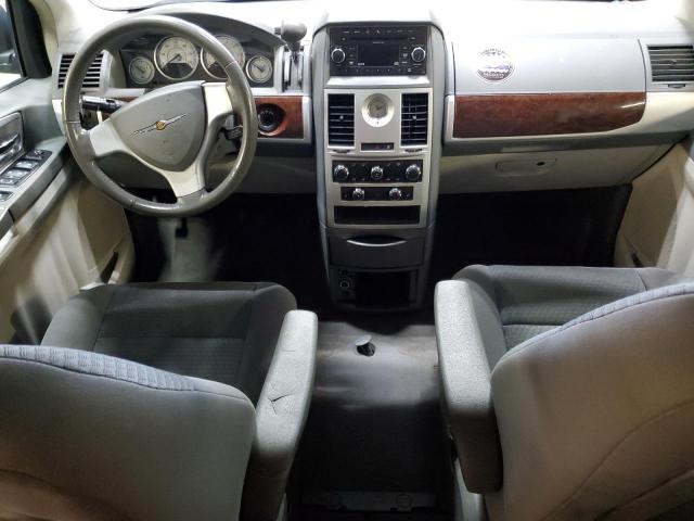 Photo 8 from auction – 2010 CHRYSLER TOWN & COU with VIN 2A4RR5D19AR494972