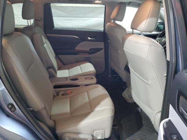 Photo 11 from auction – 2018 TOYOTA HIGHLANDER with VIN 5TDDZRFH7JS823595