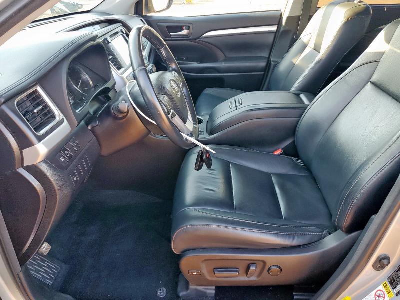 Photo 7 from auction – 2018 TOYOTA HIGHLANDER with VIN 5TDKZRFH2JS548984