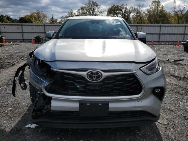 Photo 5 from auction – 2022 TOYOTA HIGHLANDER with VIN 5TDBZRBH2NS592219