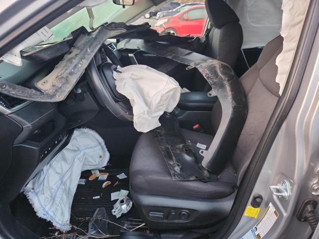 Photo 7 from auction – 2019 TOYOTA RAV4 XLE with VIN JTMP1RFV6KD013916