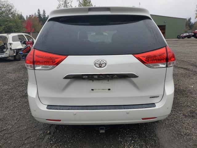 Photo 6 from auction – 2011 TOYOTA SIENNA XLE with VIN 5TDYK3DC0BS110162