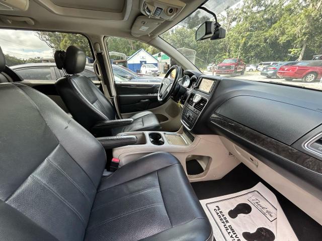 Photo 5 from auction – 2012 CHRYSLER TOWN & COU with VIN 2C4RC1CG2CR413478
