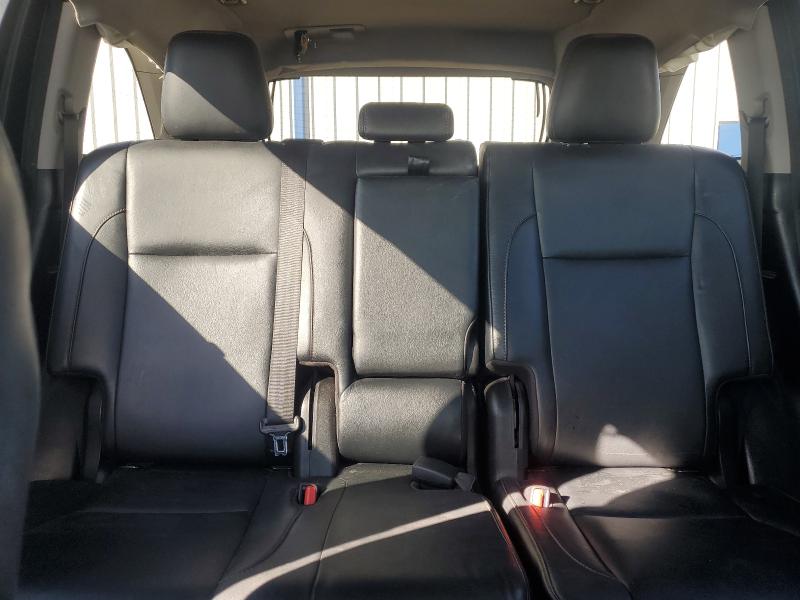 Photo 10 from auction – 2018 TOYOTA HIGHLANDER with VIN 5TDKZRFH8JS544213