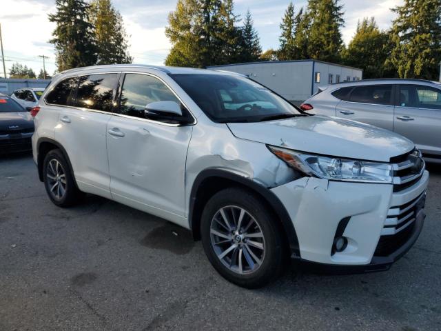 Photo 4 from auction – 2017 TOYOTA HIGHLANDER with VIN 5TDJZRFH9HS417959