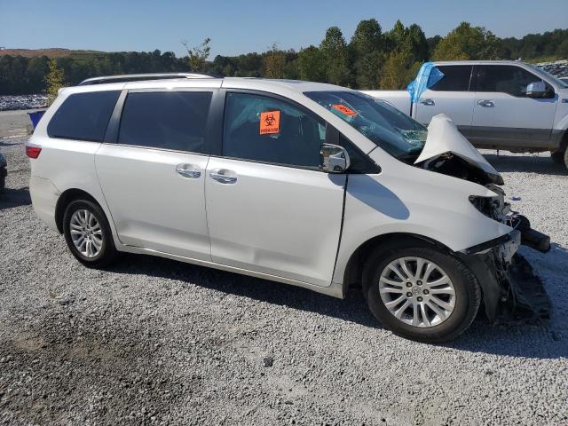 Photo 4 from auction – 2016 TOYOTA SIENNA XLE with VIN 5TDYK3DCXGS697199