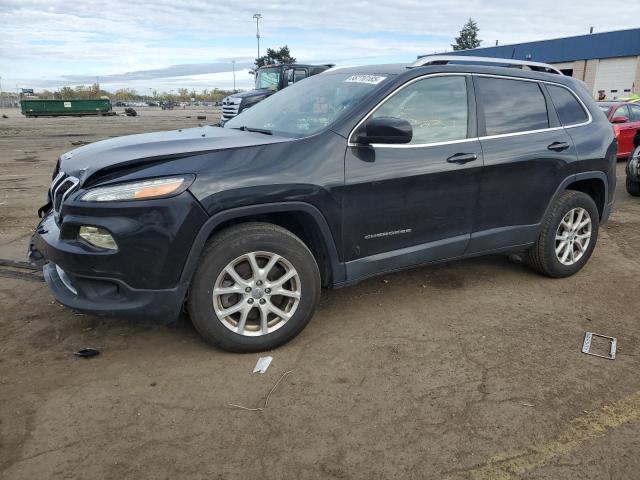 JEEP CHEROKEE LATITUDE 2016 with VIN 1C4PJMCS8GW375805 - Photo from auction