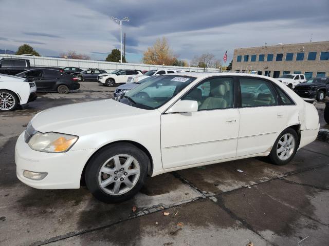 TOYOTA AVALON XL 2000 with VIN 4T1BF28B4YU008501 - Photo from auction