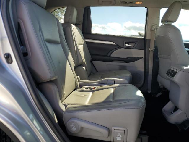 Photo 11 from auction – 2016 TOYOTA HIGHLANDER with VIN 5TDKKRFH9GS502873