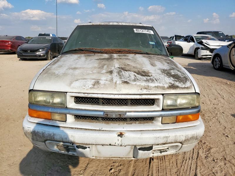 Photo 5 from auction – 2002 CHEVROLET BLAZER with VIN 1GNCS13W32K138367