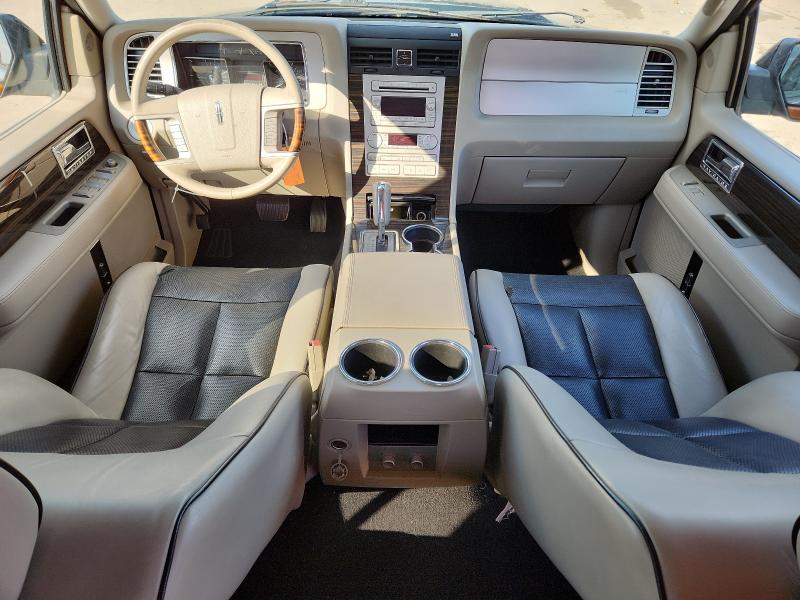 Photo 8 from auction – 2008 LINCOLN NAVIGATOR with VIN 5LMFU27548LJ20687
