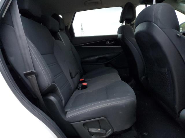 Photo 11 from auction – 2016 KIA SORENTO LX with VIN 5XYPG4A35GG071001