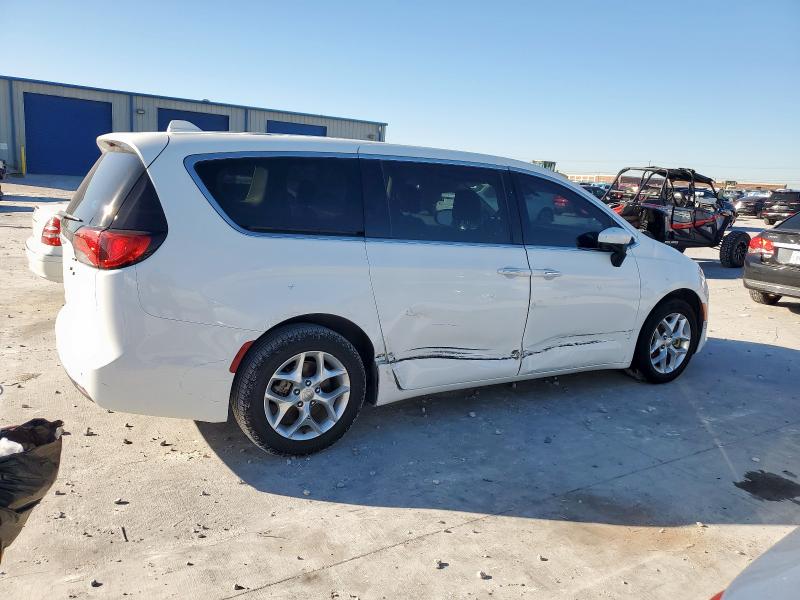 Photo 3 from auction – 2017 CHRYSLER PACIFICA T with VIN 2C4RC1BGXHR796028