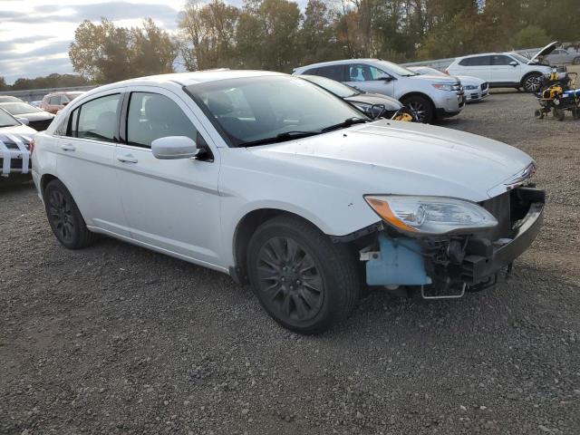 Photo 4 from auction – 2013 CHRYSLER 200 LX with VIN 1C3CCBAG0DN743072