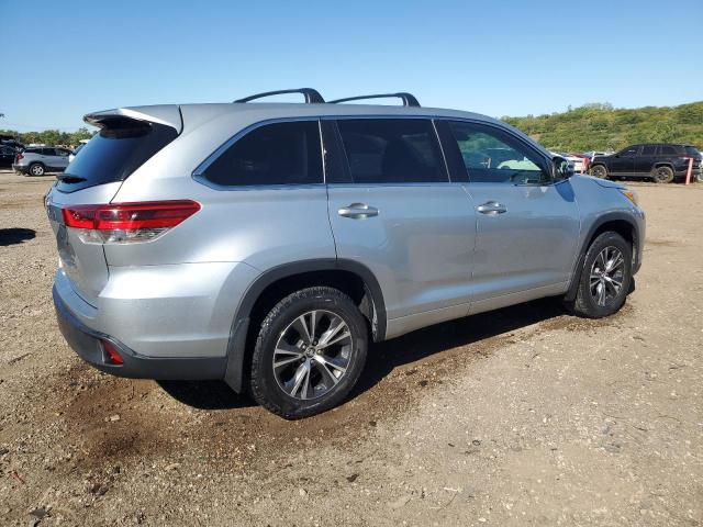 Photo 3 from auction – 2018 TOYOTA HIGHLANDER with VIN 5TDBZRFH4JS805899