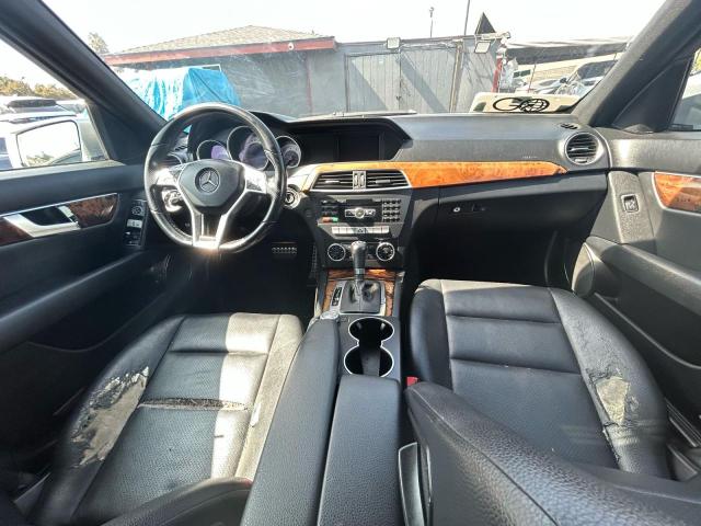 Zdjęcie 9 z aukcji – 2012 MERZ C 250 z VIN WDDGF4HB8CR217294