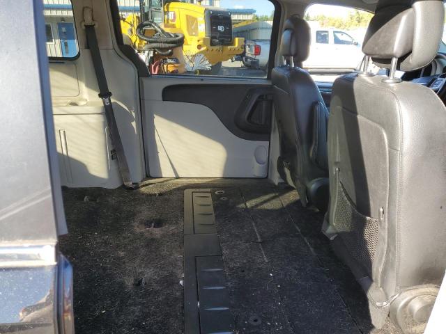 Photo 11 from auction – 2016 CHRYSLER TOWN & COU with VIN 2C4RC1BG0GR133744