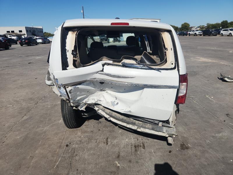 Photo 6 from auction – 2014 CHRYSLER TOWN & COU with VIN 2C4RC1BG4ER138359