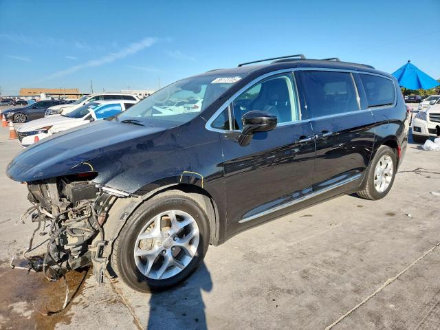 CHRYSLER PACIFICA 2017 with VIN 2C4RC1BG1HR538335 - Photo from auction