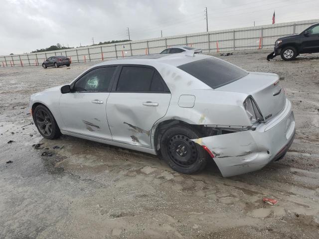 Photo 2 from auction – 2022 CHRYSLER 300 S with VIN 2C3CCABG3NH268293