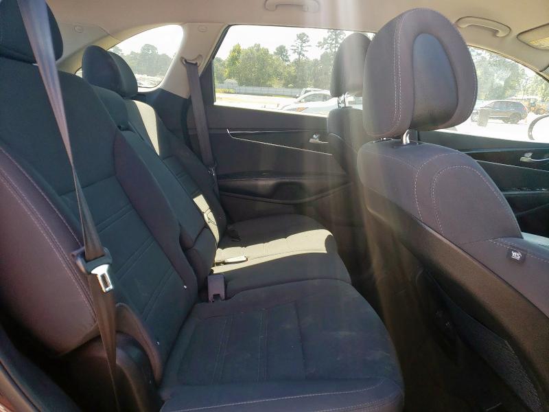 Photo 11 from auction – 2016 KIA SORENTO LX with VIN 5XYPG4A37GG039375