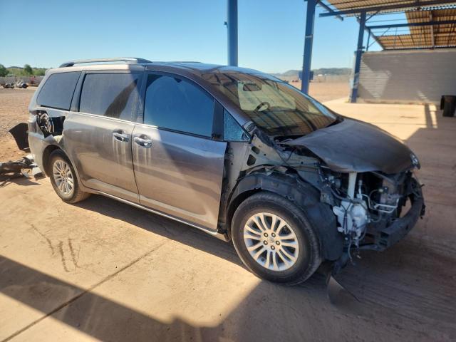 Photo 4 from auction – 2015 TOYOTA SIENNA XLE with VIN 5TDYK3DC7FS683324