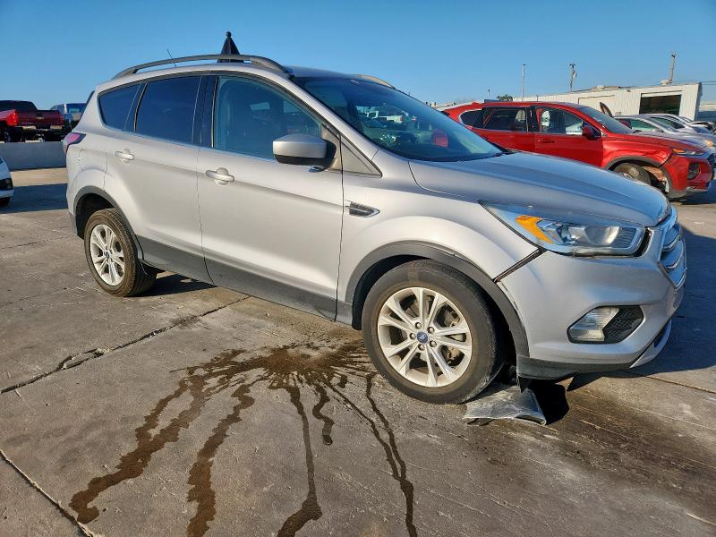 Photo 4 from auction – 2018 FORD ESCAPE SEL with VIN 1FMCU0HD9JUD36700