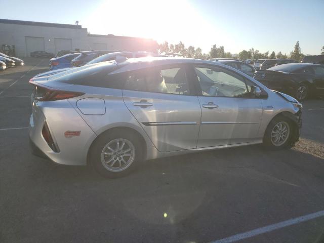Photo 3 from auction – 2020 TOYOTA PRIUS PRIM with VIN JTDKARFP3L3138780