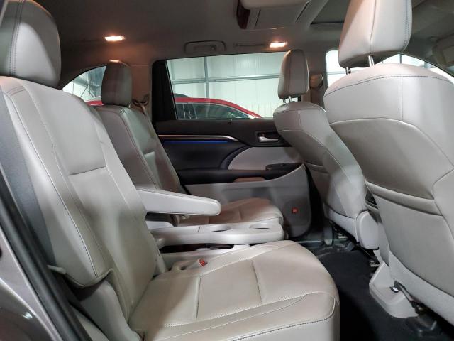 Photo 11 from auction – 2016 TOYOTA HIGHLANDER with VIN 5TDDKRFH5GS317244