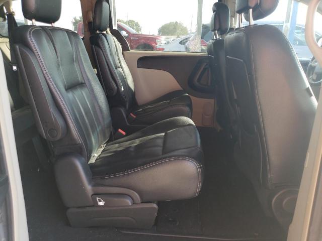 Photo 11 from auction – 2015 CHRYSLER TOWN & COU with VIN 2C4RC1BGXFR595646