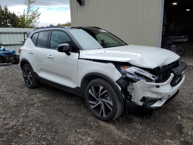 Photo 4 from auction – 2021 VOLVO XC40 T5 R- with VIN YV4162UM5M2450875