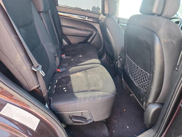 Photo 11 from auction – 2015 KIA SORENTO LX with VIN 5XYKT3A60FG556915