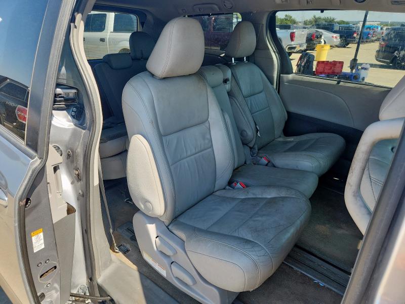 Photo 11 from auction – 2018 TOYOTA SIENNA XLE with VIN 5TDYZ3DC3JS920329