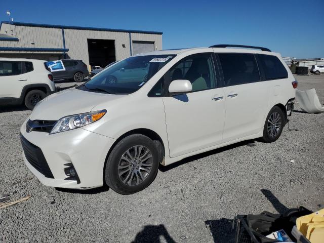 TOYOTA SIENNA XLE 2018 with VIN 5TDYZ3DC3JS959776 - Photo from auction