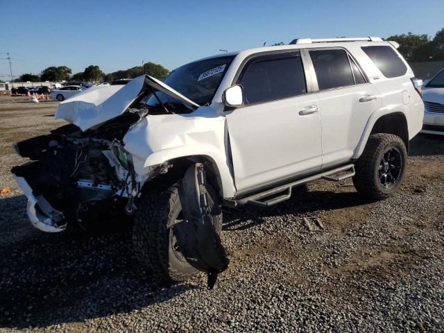 TOYOTA 4RUNNER SR 2014 مع رقم تعريف المركبة JTEBU5JR5E5199253 - صورة من المزاد