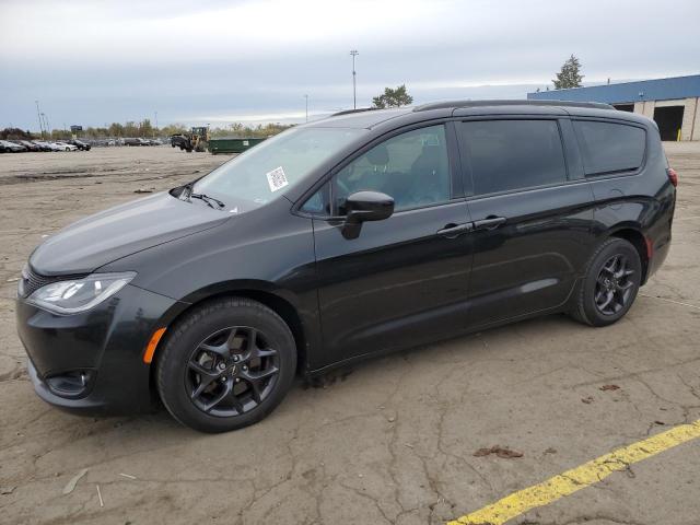 CHRYSLER PACIFICA T 2018 with VIN 2C4RC1EG1JR332580 - Photo from auction