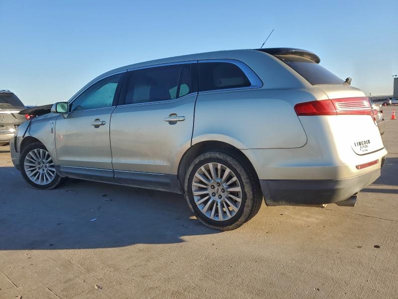 Photo 2 from auction – 2010 LINCOLN MKT with VIN 2LMHJ5FR0ABJ06094