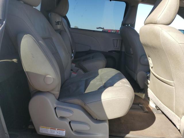Photo 11 from auction – 2017 TOYOTA SIENNA XLE with VIN 5TDYZ3DC8HS831687