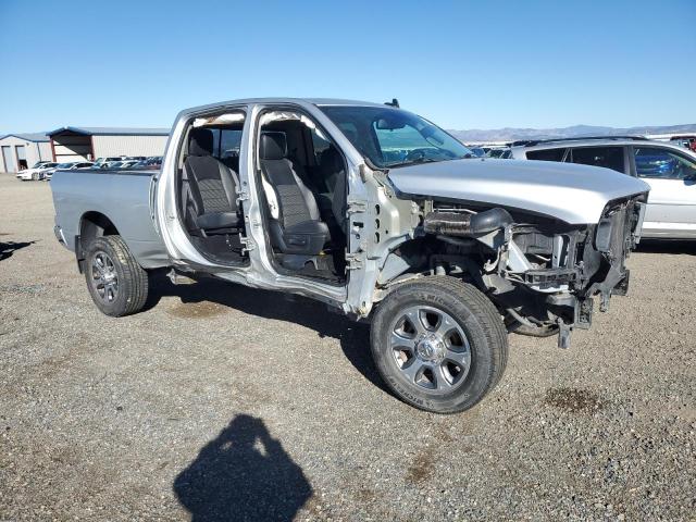 Foto 4 de la subasta – 2018 RAM 2500 SLT con VIN 3C6UR5DL1JG371066