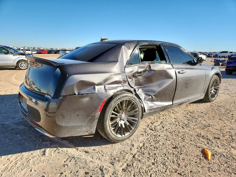 Photo 3 from auction – 2019 CHRYSLER 300 TOURIN with VIN 2C3CCAAG4KH614316
